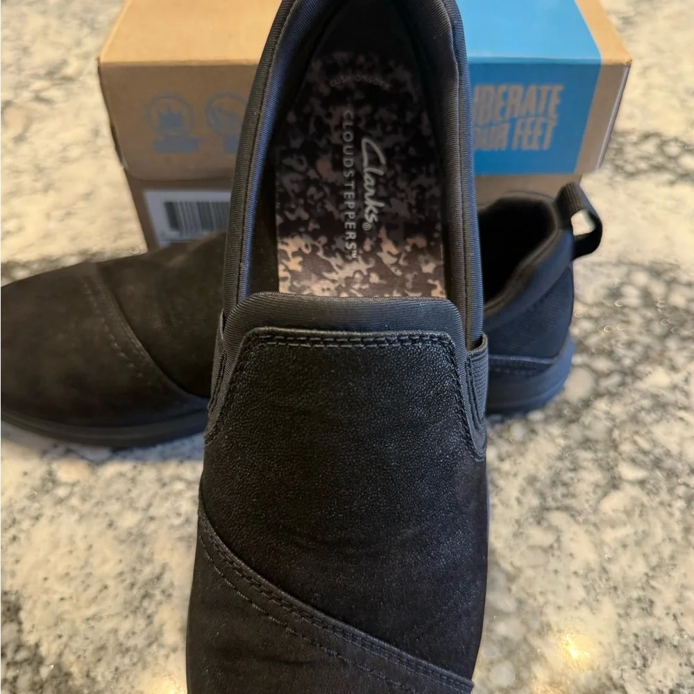 Clark’s Women’s Breeze Dawn cloud steppers Black Slip-On shoes size 8 Worn once!